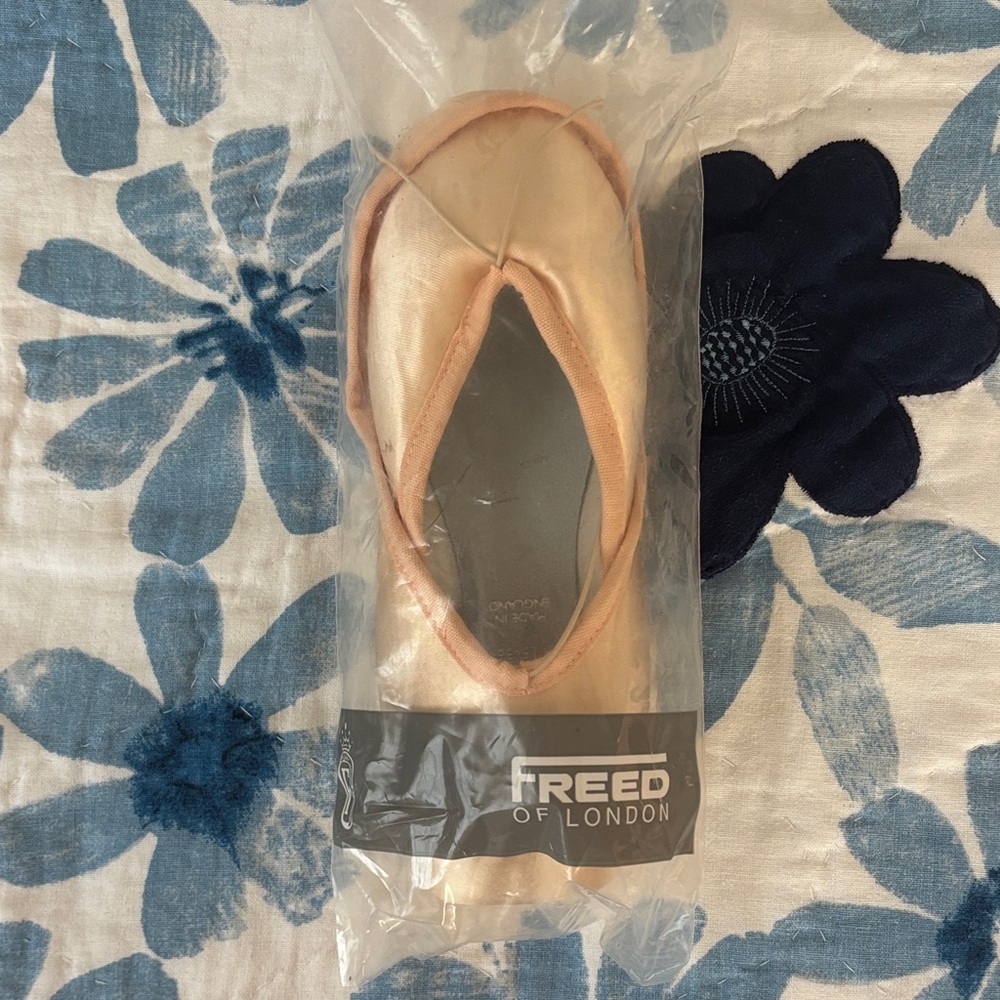 Freed of London Pointe Shoes size 6E